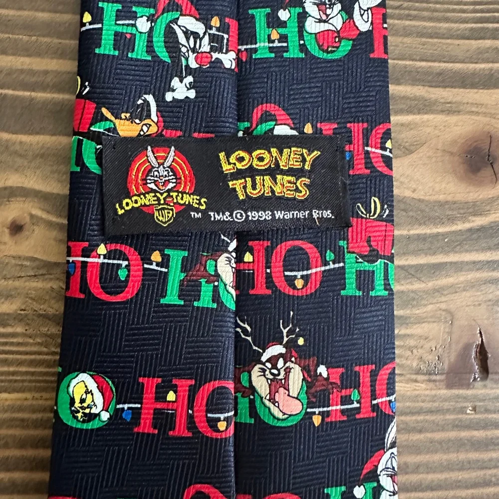 VTG Men’s Looney Tunes Christmas Necktie Bugs Bunny Daffy Taz HO HO HO Black
